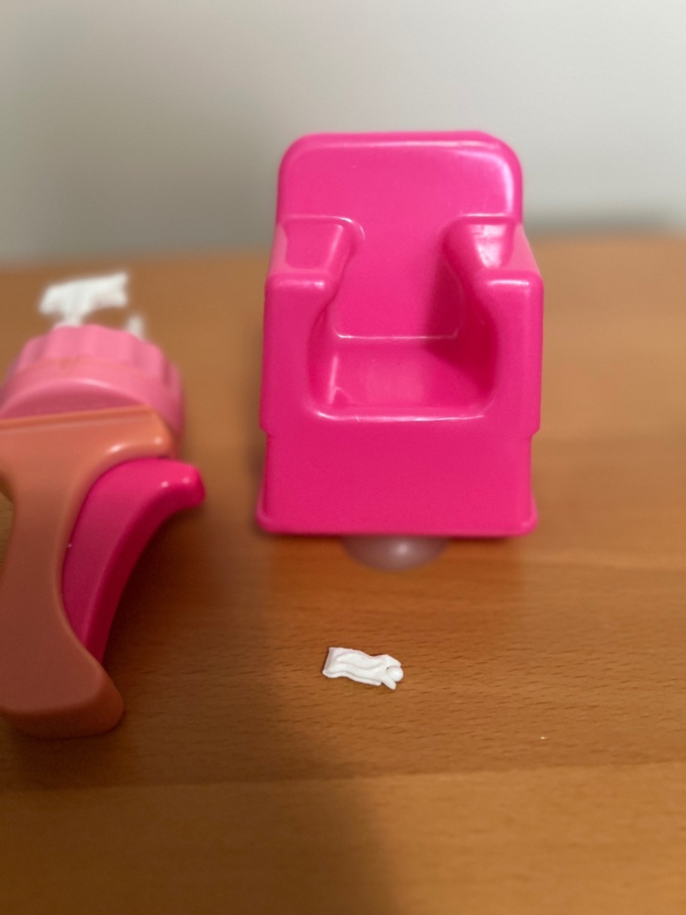 1982 Twirly Curls Barbie Accessories hair twirler, barrette, & pink salon chair